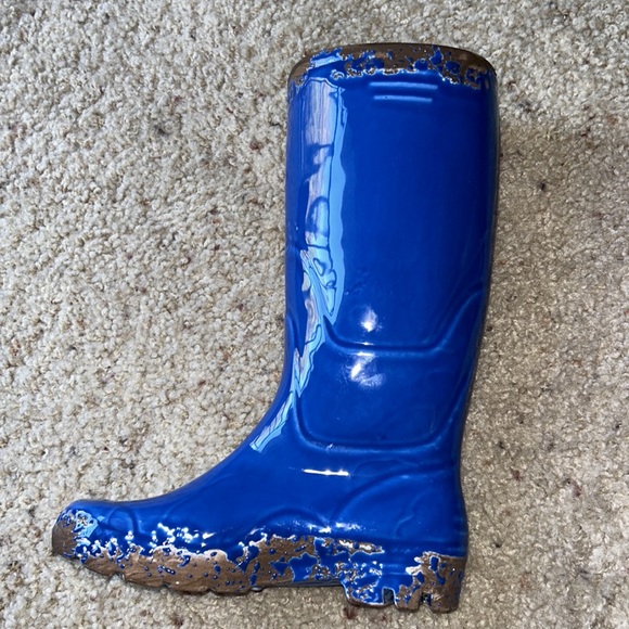 Gardeners Eden Pottery Decor - Picture 2 of 14